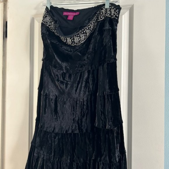 Mix Nouveau Velvet Beaded Waist Skirt, Size 12 - Picture 2 of 5